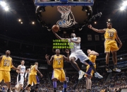 lol竞猜:NBA总决赛激战正酣 勇士队逆转取胜扳平大比分